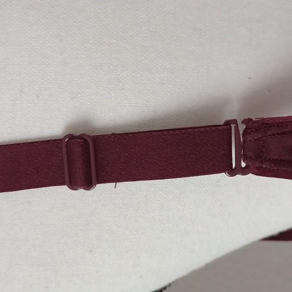 Bali Convertible Smooth Underwire Bra 42C - Picture 6 of 8